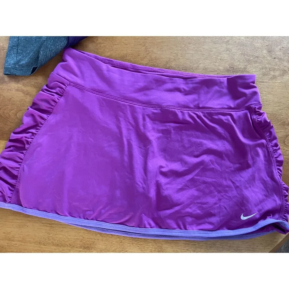 Lot 3 Workout Outfits 2 Tops 1 Nike Skort, Under Armour Purple & Gray Size M/L - Picture 5 of 13